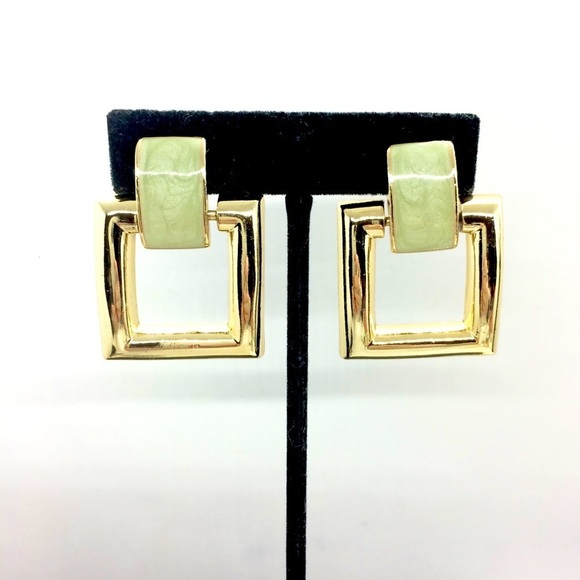 VINTAGE 80S GREEN GOLD TONE SQUARE DOOR KNOCKER CLIP ON EARRINGS - Picture 3 of 12